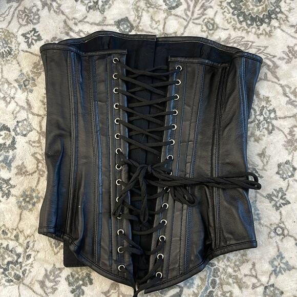 MEANA STYLES Black Faux Leather Hook Front Boned Corset Size 24” - Picture 3 of 9